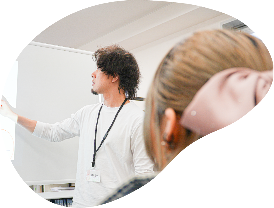 説明を受けている写真